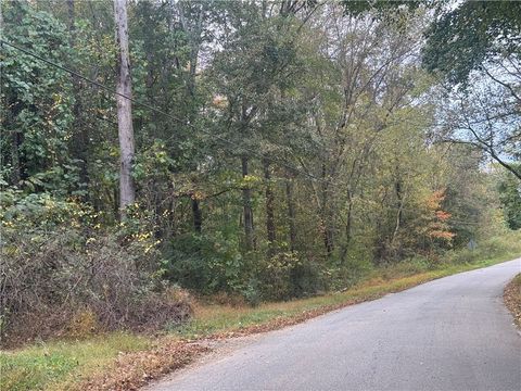 Vacant Land For Sale - 110 Holly Creek Drive<br/> Greer, SC 29651
