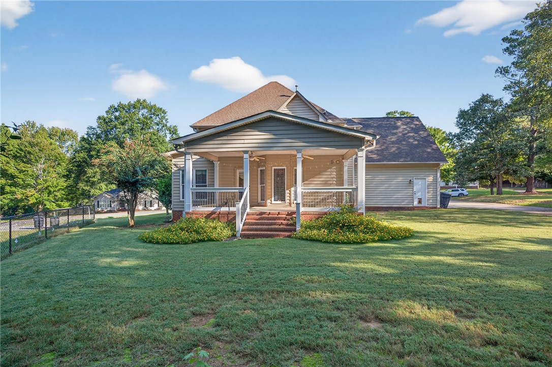 Anderson, South Carolina 29621, United States, 3 Bedrooms Bedrooms, ,3 BathroomsBathrooms,Residential,Active,213374