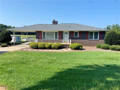 Photo of 6979 Highway 28 Highway, Iva, SC 29655 (MLS # 20304433)
