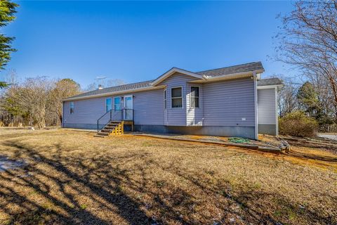 Photo of 105 Canfield Road, Honea Path, SC 29654 (MLS # 20296864)