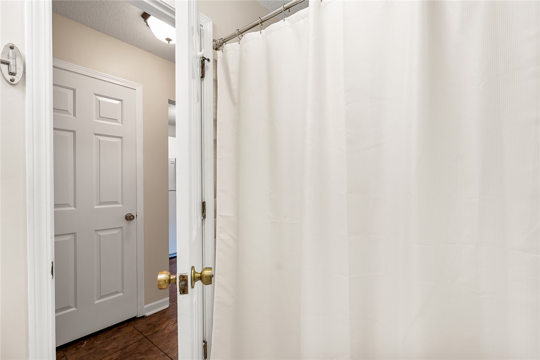 Anderson, South Carolina 29625, United States, 3 Bedrooms Bedrooms, ,4 BathroomsBathrooms,Residential,Active,221819