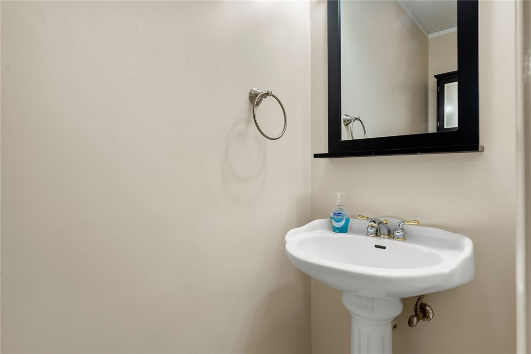 Anderson, South Carolina 29625, United States, 3 Bedrooms Bedrooms, ,4 BathroomsBathrooms,Residential,Active,221819