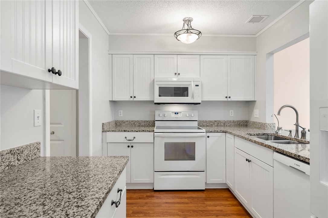 Anderson, South Carolina 29625, United States, 3 Bedrooms Bedrooms, ,4 BathroomsBathrooms,Residential,Active,221819