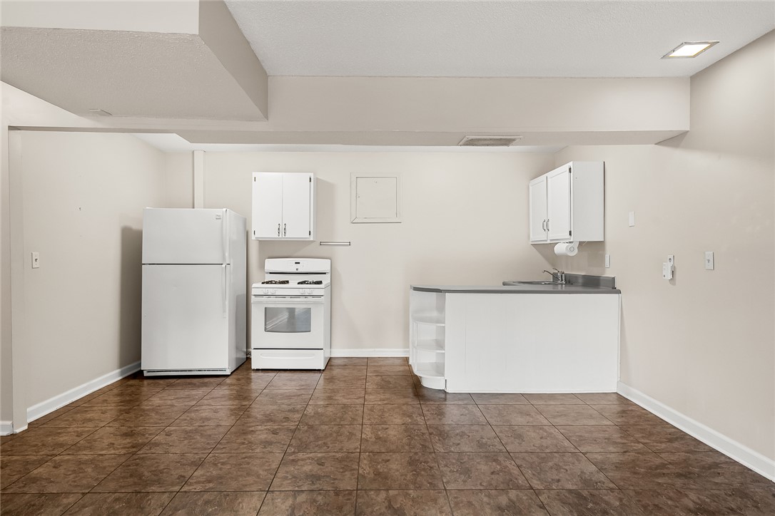 Anderson, South Carolina 29625, United States, 3 Bedrooms Bedrooms, ,4 BathroomsBathrooms,Residential,Active,221819