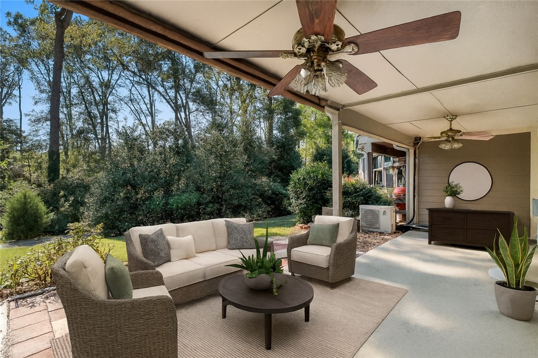 Anderson, South Carolina 29625, United States, 3 Bedrooms Bedrooms, ,4 BathroomsBathrooms,Residential,Active,221819