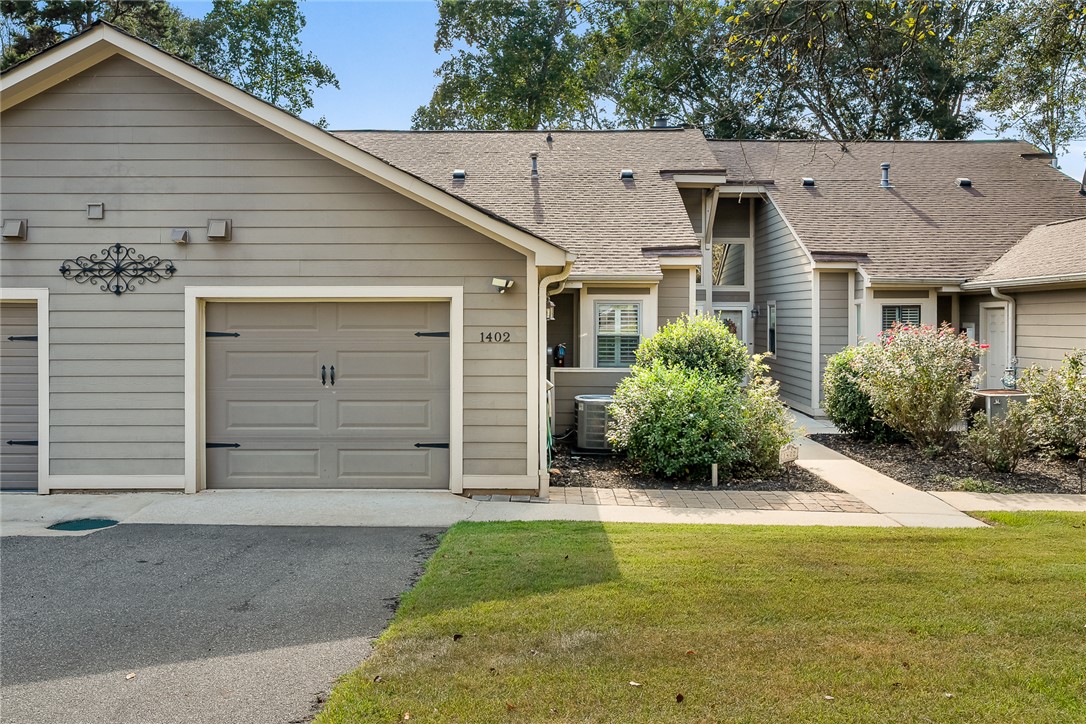 Anderson, South Carolina 29625, United States, 3 Bedrooms Bedrooms, ,4 BathroomsBathrooms,Residential,Active,221819