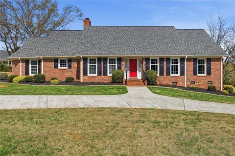 Photo of 209 Devon Way, Anderson, SC 29621 (MLS # 20298856)