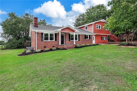 Photo of 315 W South 4th Street, Seneca, SC 29678 (MLS # 20306683)