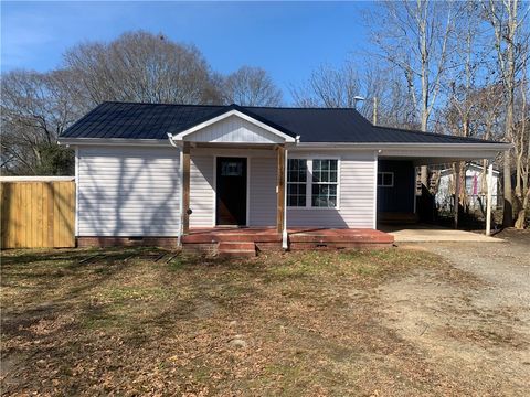 Photo of 2910 Chambers Road, Anderson, SC 29626 (MLS # 20297651)