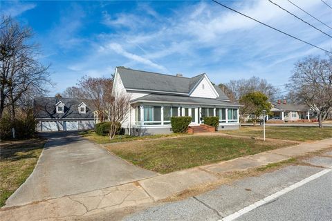 Photo of 302 W Hampton Avenue, Honea Path, SC 29654 (MLS # 20297421)