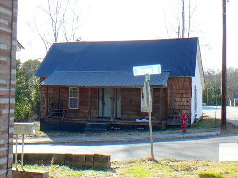 Photo of 2 Sirrine Street, Honea Path, SC 29654 (MLS # 20297599)