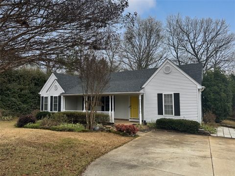 Photo of 318 Weeping Willow Drive, Seneca, SC 29672 (MLS # 20295266)