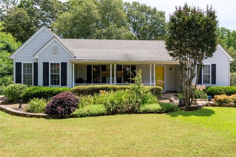 Photo of 318 Weeping Willow Drive, Seneca, SC 29672 (MLS # 20295266)