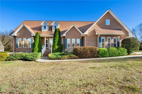 Photo of 200 Willow Ridge Road, Westminster, SC 29693 (MLS # 20297263)