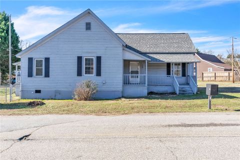 Photo of 116 Murray Street, Pelzer, SC 29669 (MLS # 20296581)