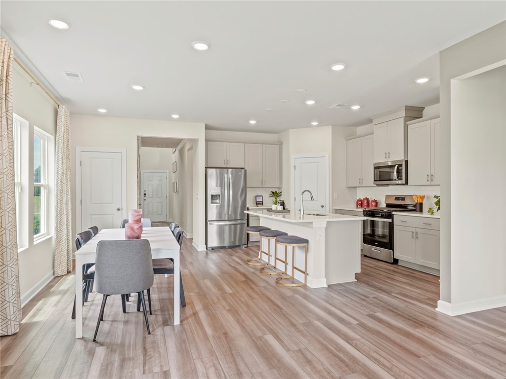 614 Dallington Drive, Wellford, South Carolina image 4
