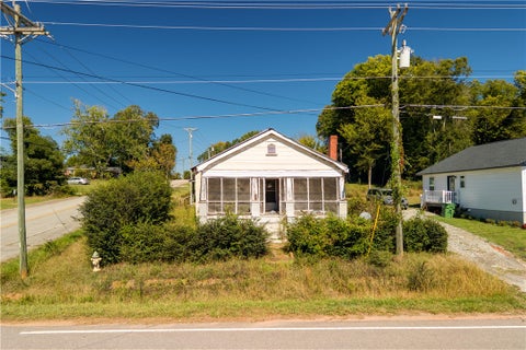 Photo of 501 E. South 2nd Street, Seneca, SC 29678 (MLS # 20306962)