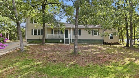Photo of 2001 Ridgeview Lane, Seneca, SC 29678 (MLS # 20303595)