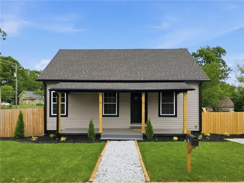 Photo of 1 E 5th Street, Greenville, SC 29611 (MLS # 20301314)