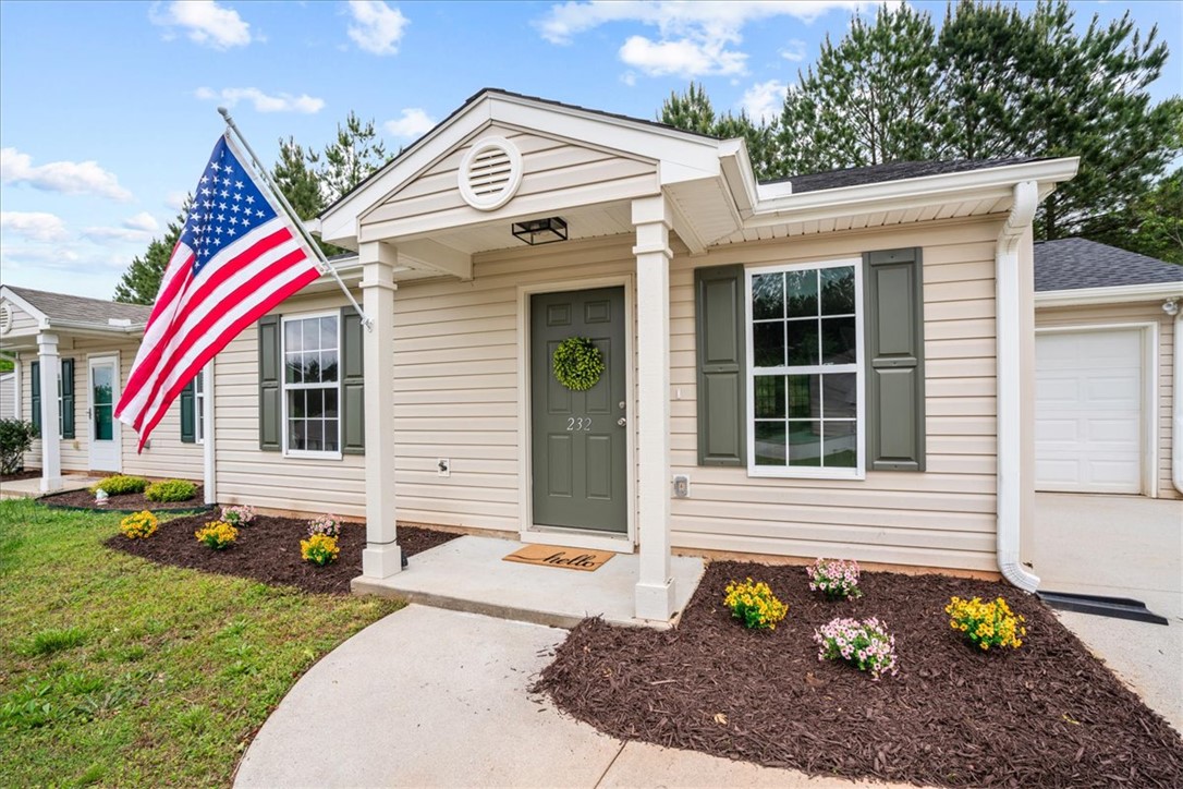 232 Tamarack Drive, Seneca, South Carolina image 1