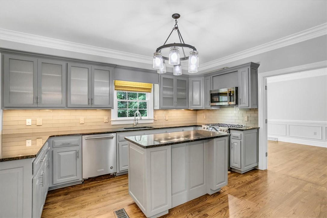 12 Parkins Mill Court, Greenville, South Carolina image 6