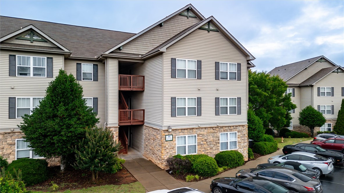 1412 Harts Ridge Drive, Seneca, South Carolina image 1