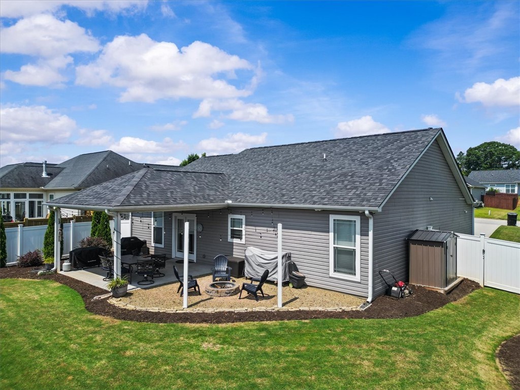 Piedmont, South Carolina 29673, United States, 3 Bedrooms Bedrooms, ,2 BathroomsBathrooms,Residential,Pending,161418