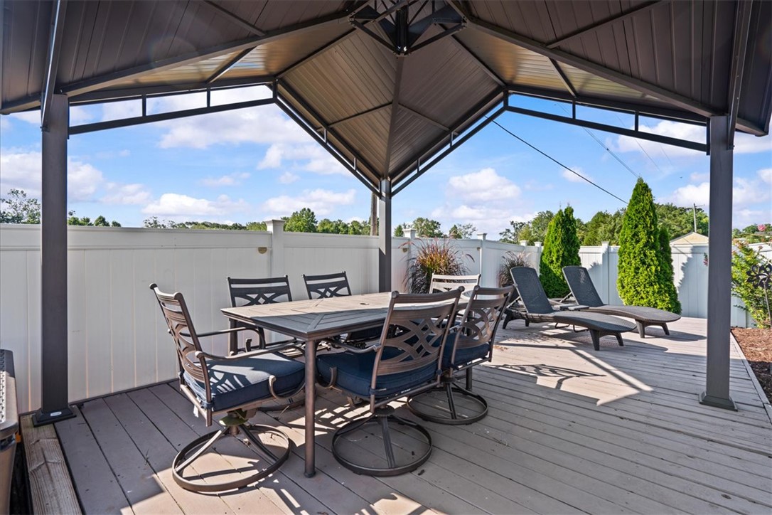 Piedmont, South Carolina 29673, United States, 3 Bedrooms Bedrooms, ,2 BathroomsBathrooms,Residential,Pending,161418