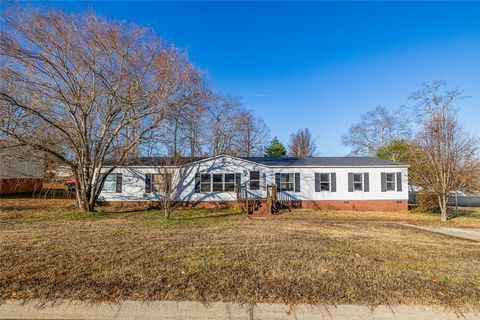 Homes For Sale - 477 Thomason Road<br/> Fountain Inn, SC 29644