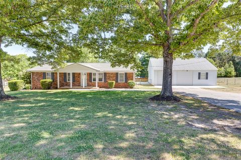 Photo of 805 Pelzer Highway, Easley, SC 29642 (MLS # 20300861)