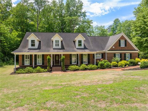 Photo of 208 Cedar Dale Drive, Central, SC 29630 (MLS # 20301115)