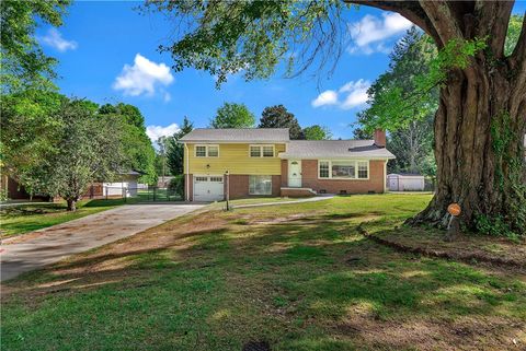 Photo of 2506 Millgate Road, Anderson, SC 29621 (MLS # 20300197)