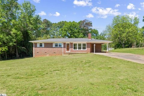 Photo of 160 McArthur Street, Spartanburg, SC 29307 (MLS # 20300143)