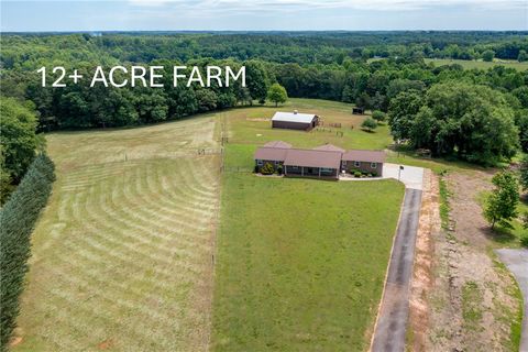 Homes For Sale - 108 Cranes Crossing Drive<br/> West Union, SC 29696