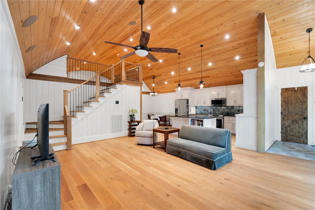 1457 Cheohee Valley Road, Tamassee, South Carolina image 8