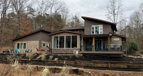 Photo of 111 N Hogan Drive, Westminster, SC 29693 (MLS # 20295497)