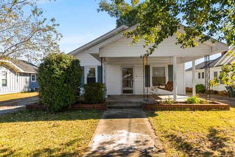 Photo of 403 S Walnut Street, Seneca, SC 29678 (MLS # 20294335)