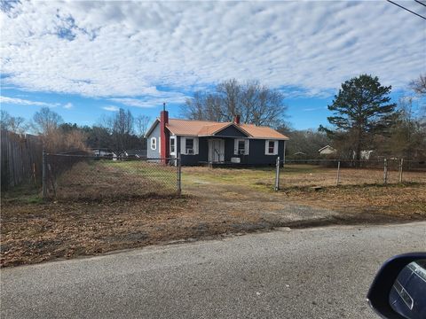 Photo of 1326 Chiquola Avenue, Honea Path, SC 29654 (MLS # 20297562)