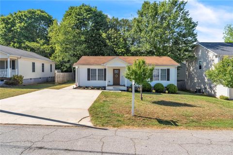 Photo of 307 Grant Street, Easley, SC 29640 (MLS # 20299852)