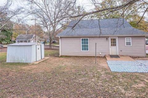 A home in Easley