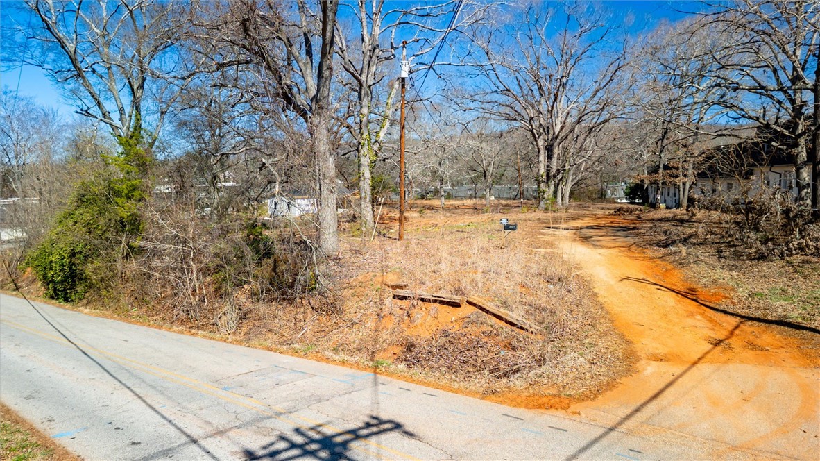 306 Hillandale Drive, Greenville, South Carolina image 2