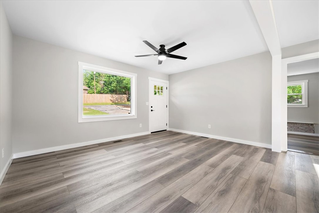 221 Elaine Drive, Salem, South Carolina image 5