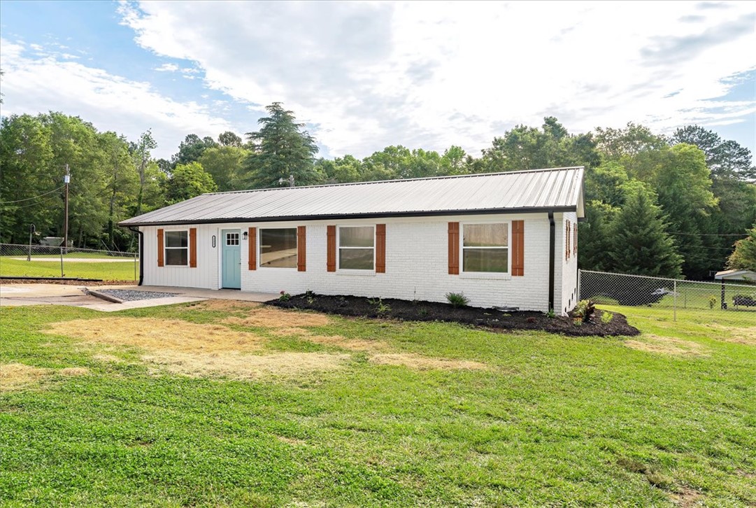 221 Elaine Drive, Salem, South Carolina image 1
