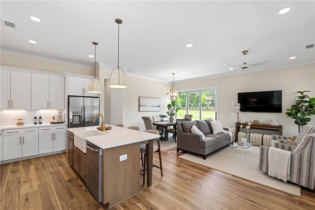 Pendleton, South Carolina 29670, United States, 3 Bedrooms Bedrooms, ,3 BathroomsBathrooms,Residential,Active,205567