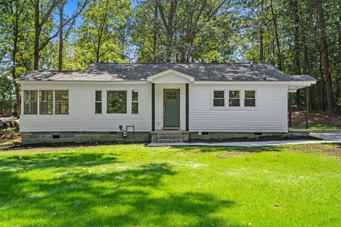 Photo of 229 Morningside Heights Drive, Seneca, SC 29678 (MLS # 20300429)