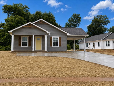 Homes For Sale - 505 S Oak Street<br/> Seneca, SC 29678