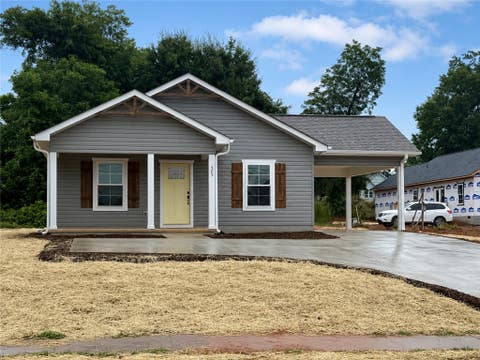 Homes For Sale - 505 S Oak Street<br/> Seneca, SC 29678
