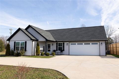 Photo of 115 Otts Shoals Road, Roebuck, SC 29376 (MLS # 20296698)