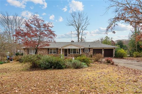 Photo of 402 Little John Trail, Anderson, SC 29621 (MLS # 20295033)