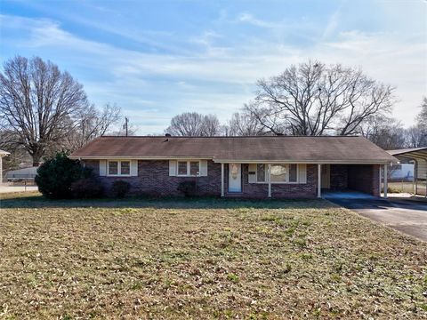 Photo of 110 B Hillcrest Circle, Belton, SC 29627 (MLS # 20296220)
